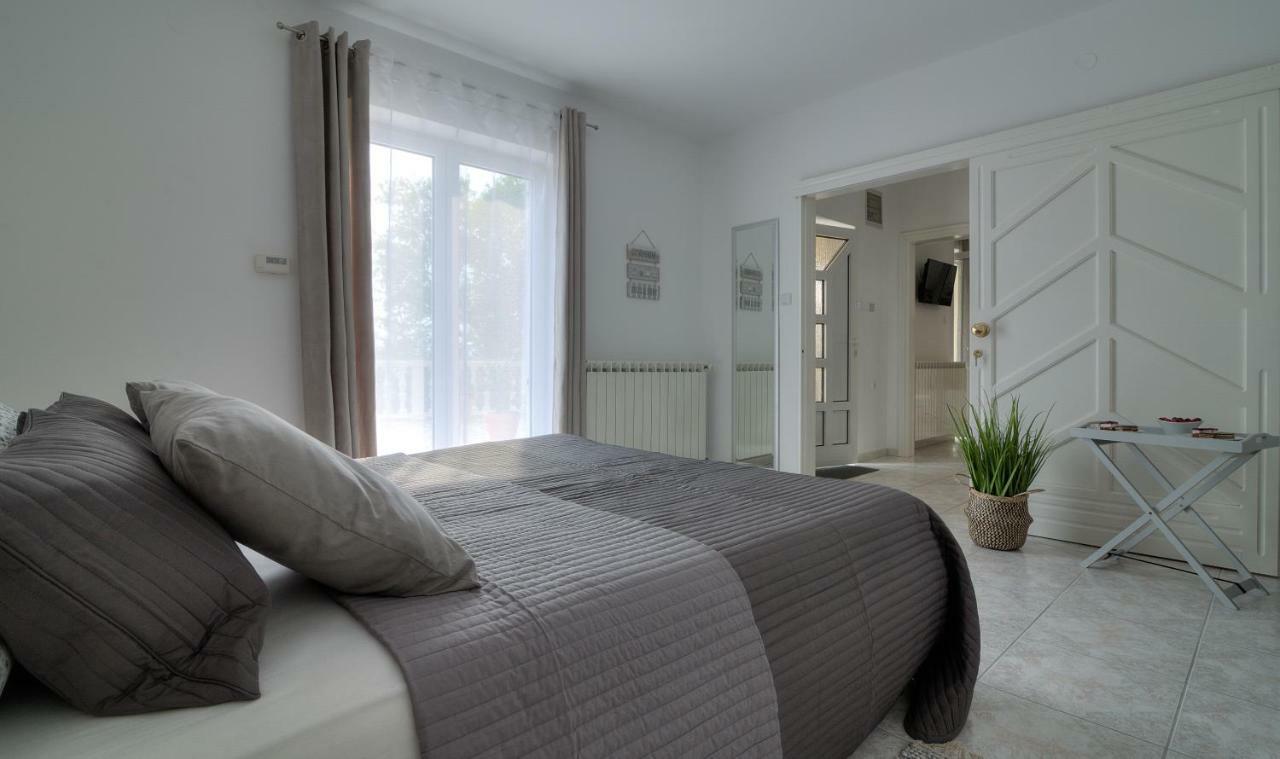 Apartment Barbara Senj  Eksteriør billede